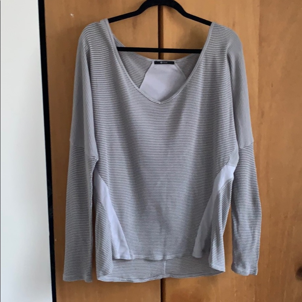 Nuxe Waffle women's top Size M